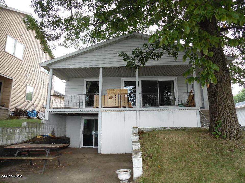 1st image of 27147 Curtis Dr