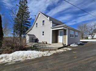 39 Basil Joudrey Rd, Lunenburg, NS B4V5B1