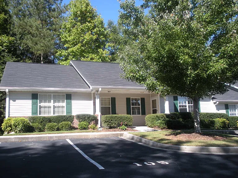 Foster Place Senior Living — Photo 10