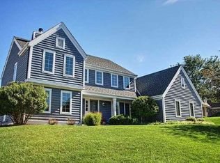 1628 Legend Hill Ln, Waukesha, WI