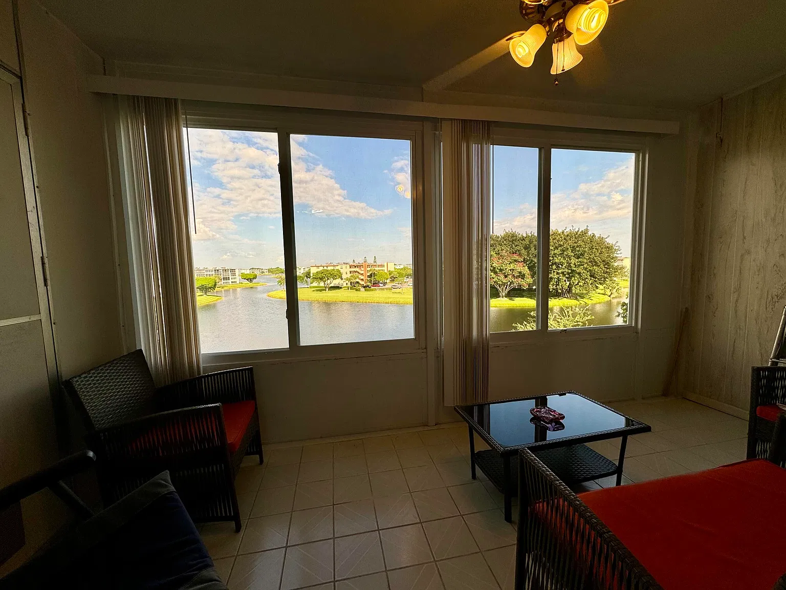2 bed, 2.0 bath, 1024 sqft, $1,900 — Photo 4