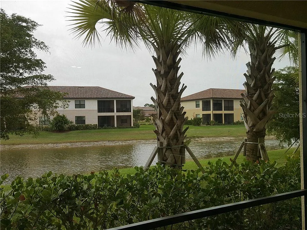 3 bed, 2.5 bath, 1881 sqft, $4,000 — Photo 3