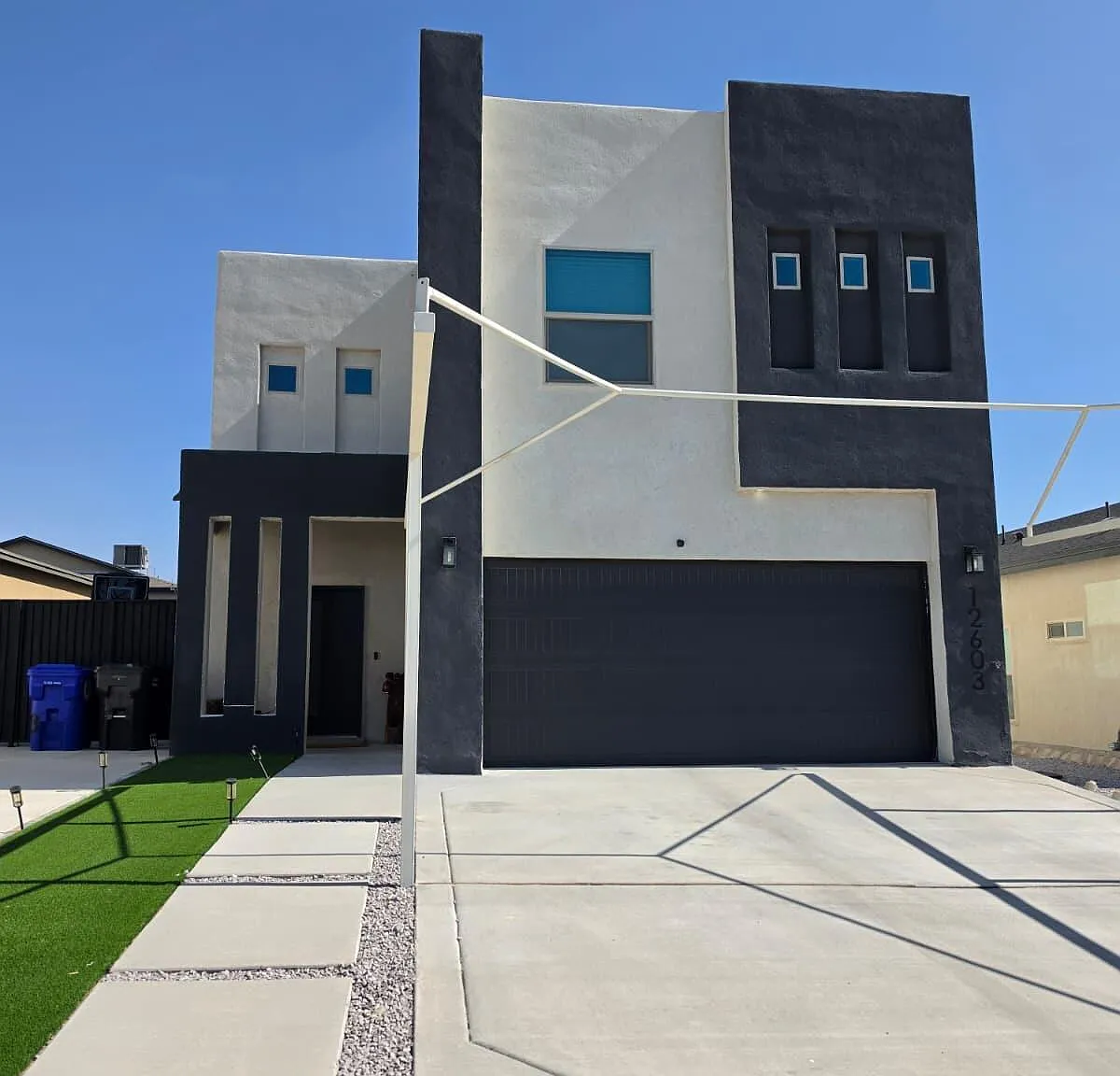4 bed, 2.5 bath, 2152 sqft, $2,400 — Photo 1