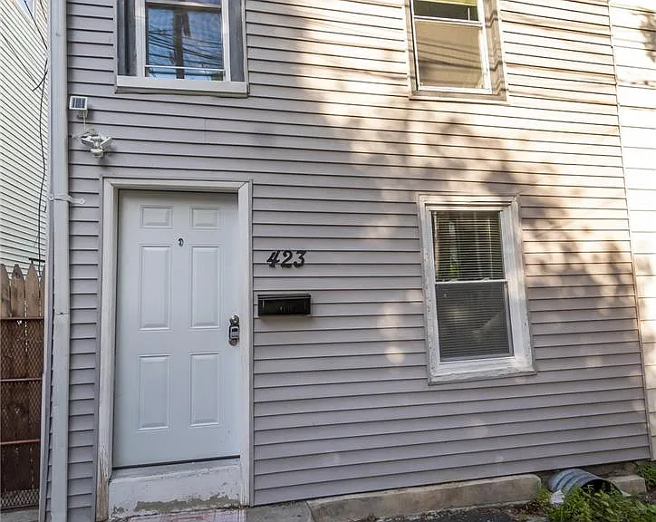 423 N Bellevue St — Photo 1