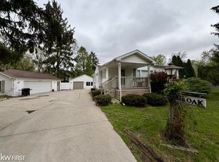 518 Oak St, Mt Morris, MI 48458