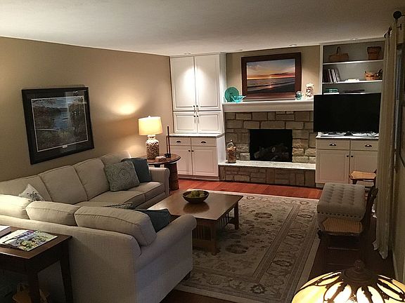 2nd image of 2049 Meadowside Ln