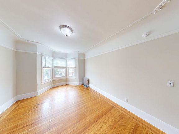 3rd image of 4540 California St APT 6