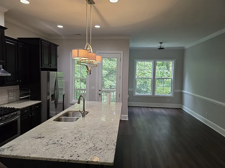 217 Penley Cir — Photo 4