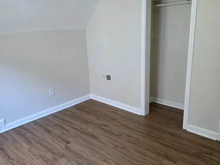 158 Parkway Dr — Photo 18