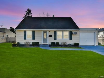 27 Seaton Street, Massapequa, NY, 11758