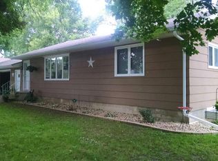 150 4th Pl SE, Glenville, MN 56036