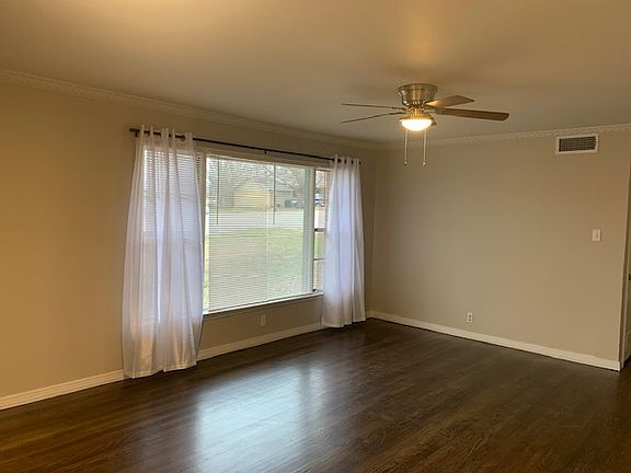 3rd image of 3150 Ray Dr W