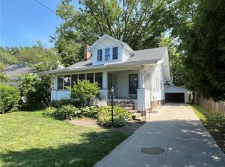 27013 E Oviatt Rd, Bay Village, OH 44140