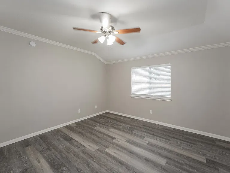 7811 Iris Glen Ln — Photo 9