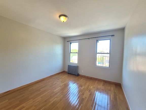 4th image of 43-08 25th Ave #3RR