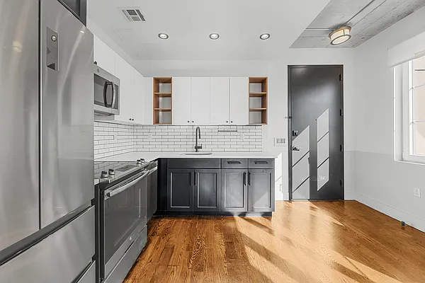 Rented by REAL New York | media 129