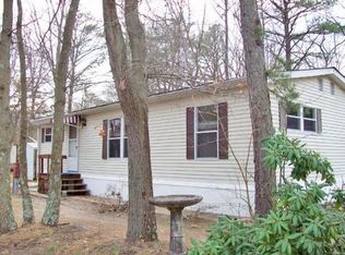 61 Hazeltop Dr, Sicklerville, NJ 08081