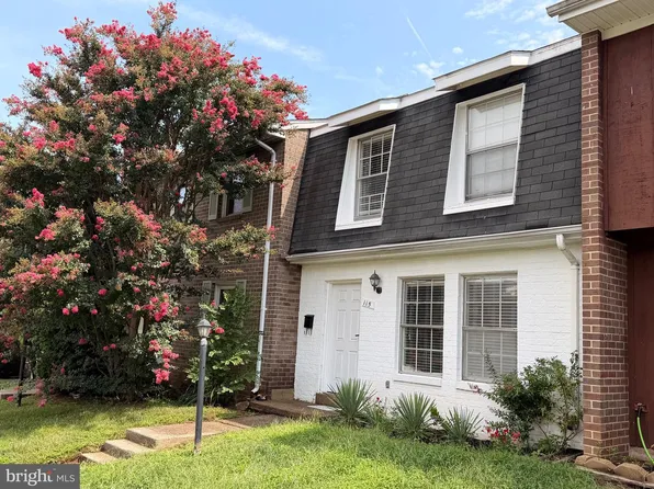 115 E Concord Ct, Sterling, VA 20164
