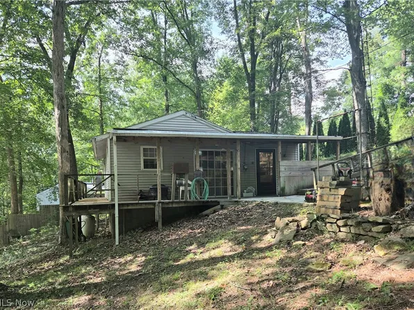 5082 Poplar Dr SW, Carrollton, OH 44615