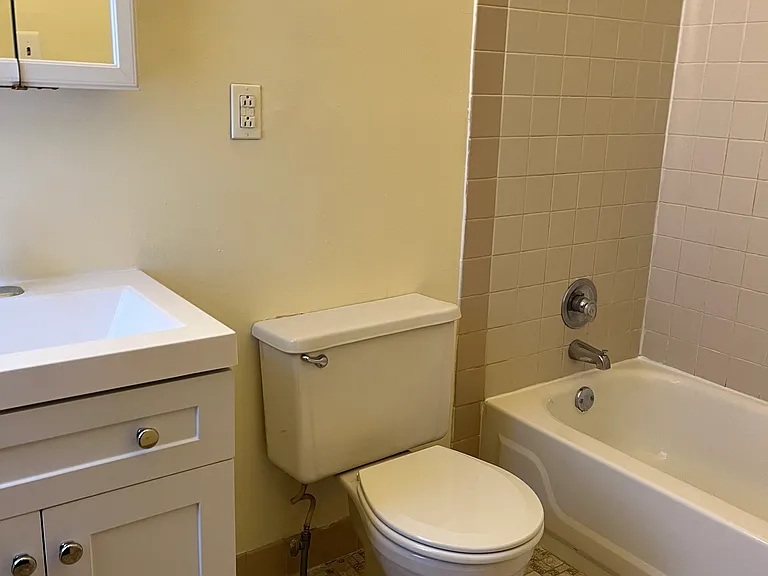 201 S 12th St #4B — Photo 12