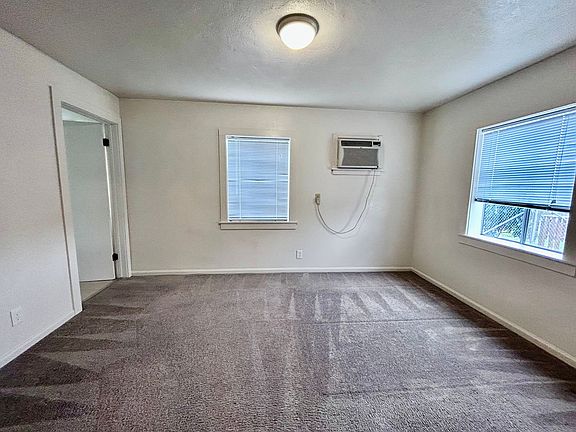 5th image of 3540 May St #1036