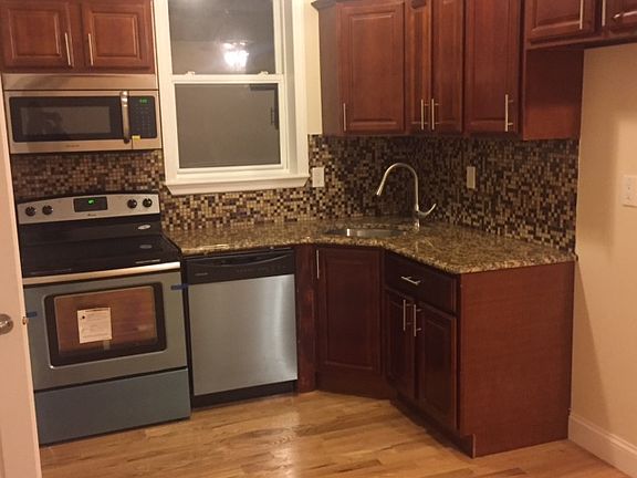 5th image of 934 E 226th St #0