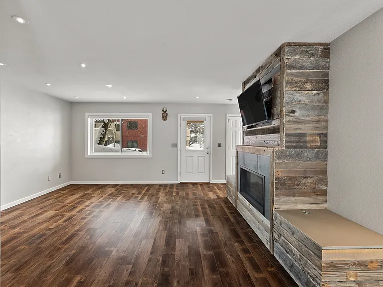 3450 Sunburst Ct — Photo 25