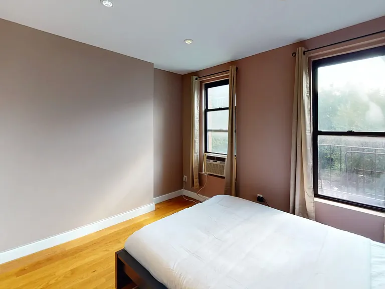 715 E 5th St #3-B — Photo 8