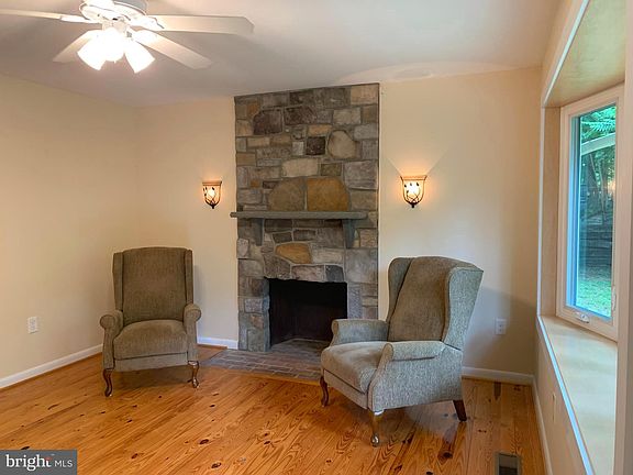 4th image of 70 Little River Ln