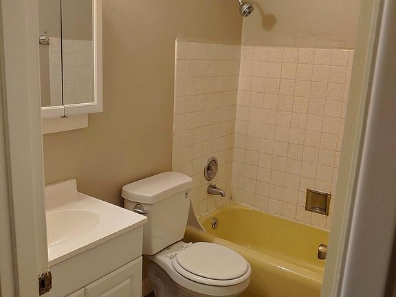 5th image of 1000 Queen Anne Ave N APT 503
