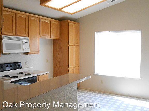 5th image of 1133 La Mesa St