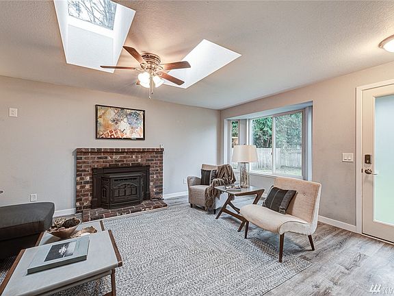 5th image of 8112 36th Ave NE