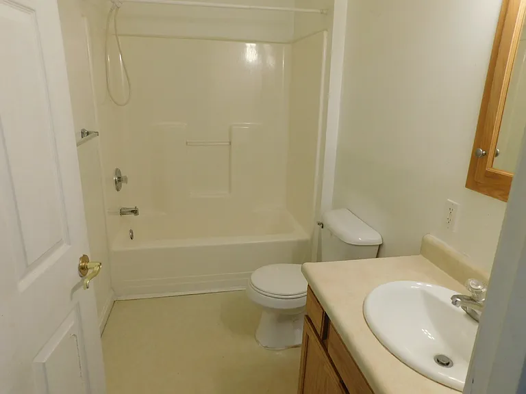 837 Jefferson St — Photo 6