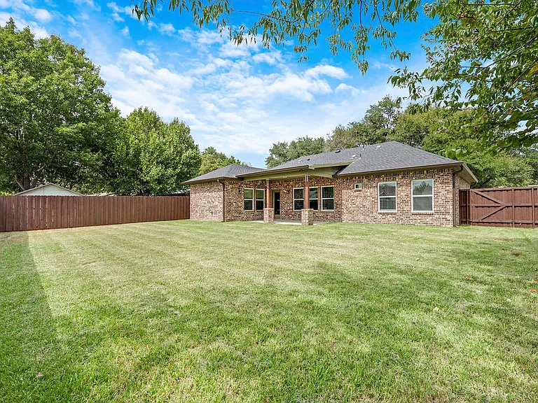 3321 Westminster Dr — Photo 26