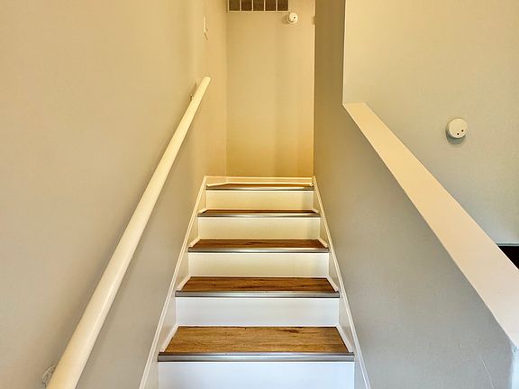 4th image of 1167 Tatesbrook Dr #B