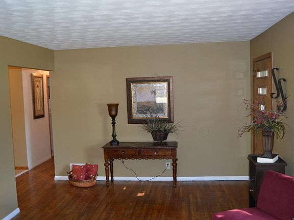 5th image of 696 Esther Ln