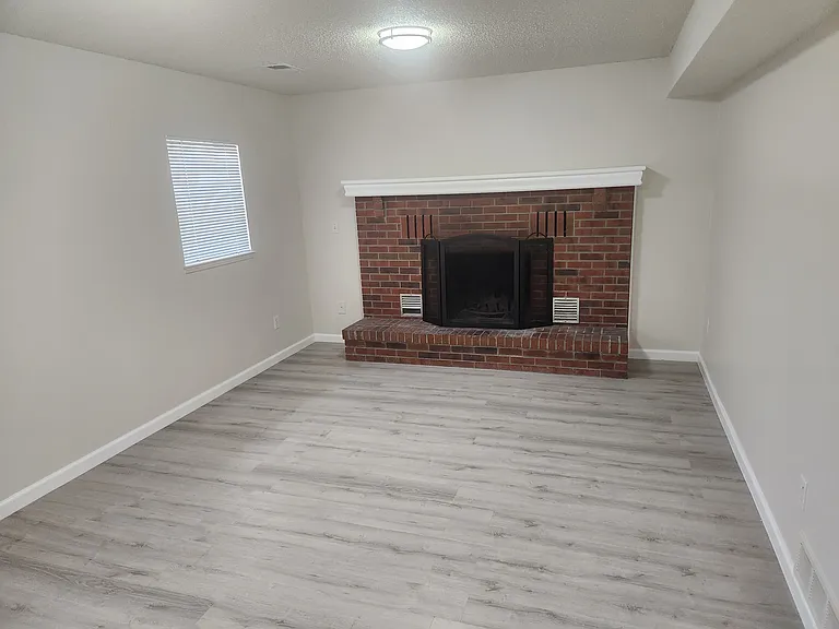 18920 E Montana Dr — Photo 2