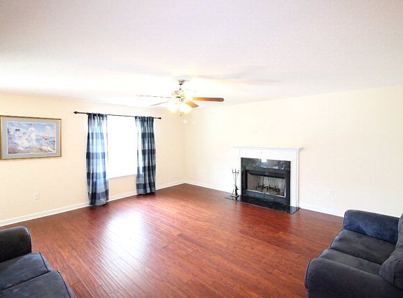 2nd image of 215 Brookview Dr