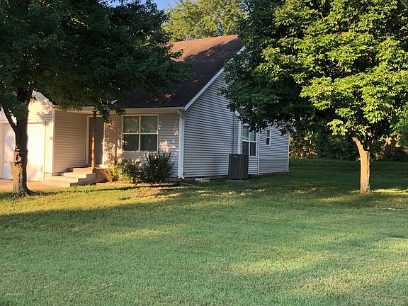 2nd image of 708 SE Cottage Ct #A/b