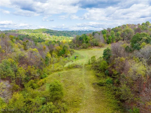 Valleyview Ave, Steubenville, OH 43952