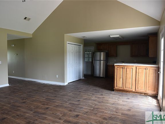 5th image of 403 Andrew Drive