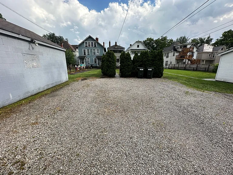 E Maynard Ave 114-116 MLR (LH2) — Photo 17
