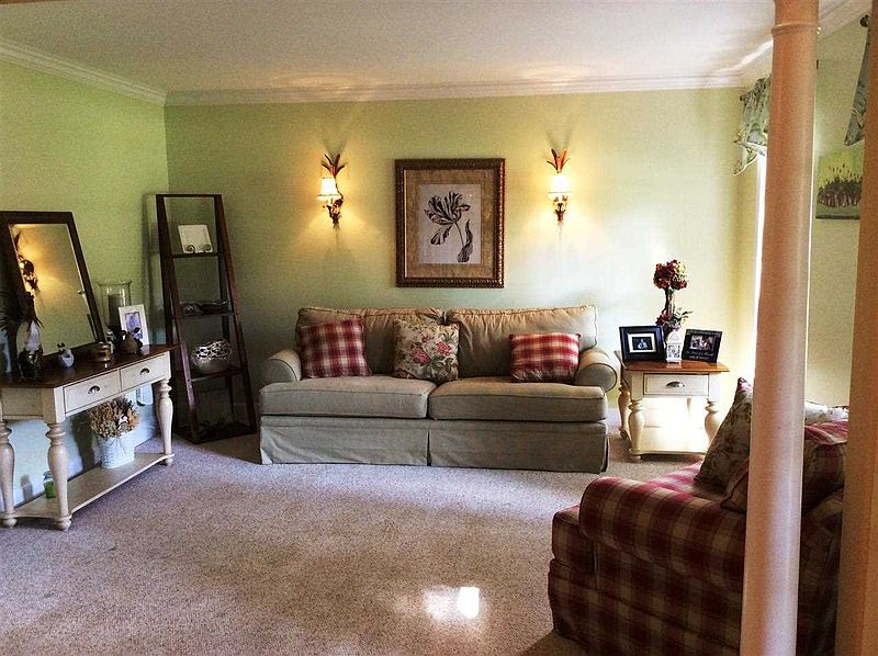 3rd image of 72 COBBLE HILL Drive