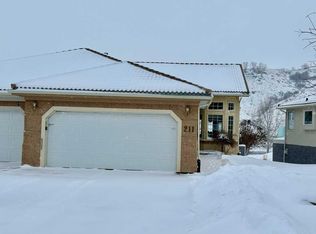 211 Canyon Blvd W, Lethbridge, AB T1K 6V1