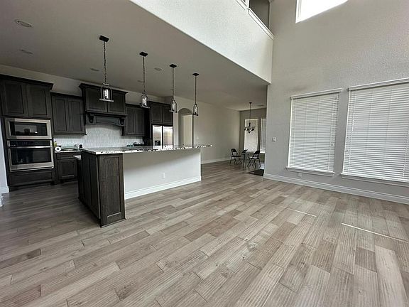 3rd image of 11123 Zinnias Ct