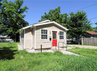 1704 E 21st St, Des Moines, IA 50317