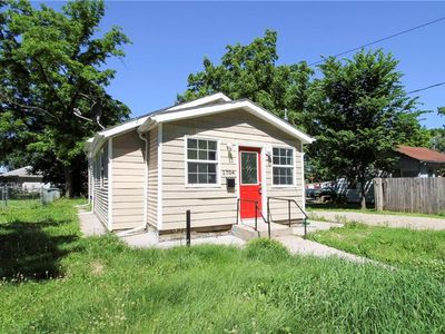 1704 E 21st St, Des Moines, IA, 50317