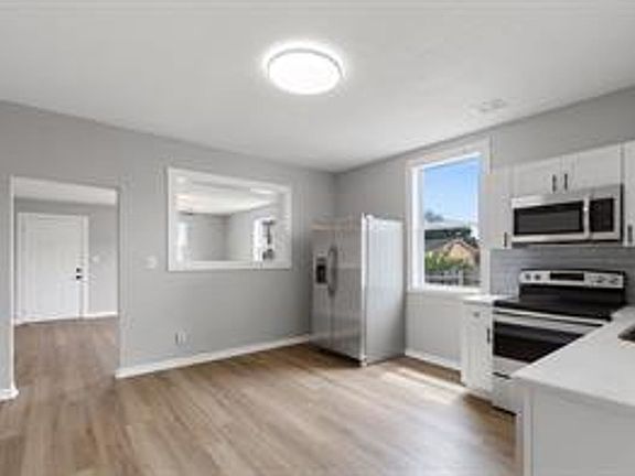 5th image of 2406 E Clark St #A