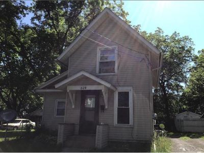 809 S Jackson St, Jackson, MI, 49203