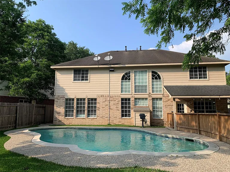 20703 Riviere Ln — Photo 41